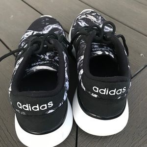 Adidas Cloud Foam Sneaker